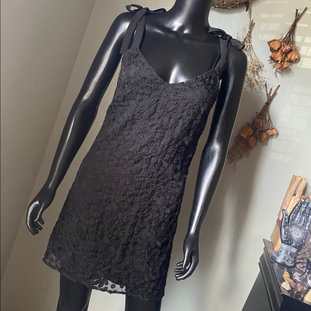 Mi Ami Black Lace Dress